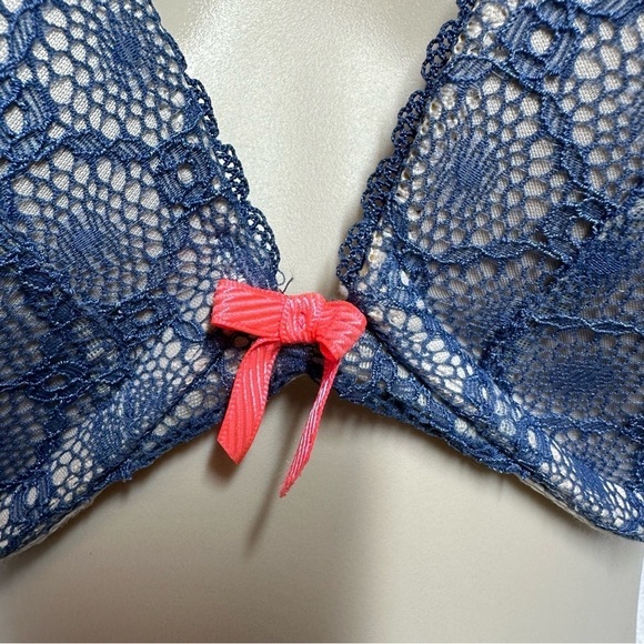 Victoria's Secret Bra 34D Body by Victoria Push Up Padded Underwire Blue Lace - Picture 2 of 10